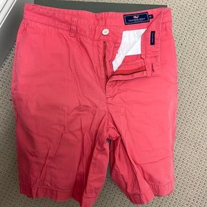 LIKE NEW Vineyard Vines salmon shorts. 32W
